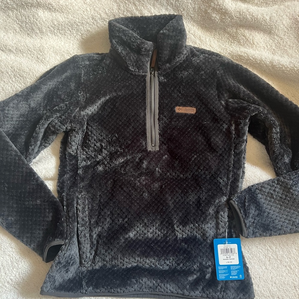 Brand new with tags Columbia pullover!